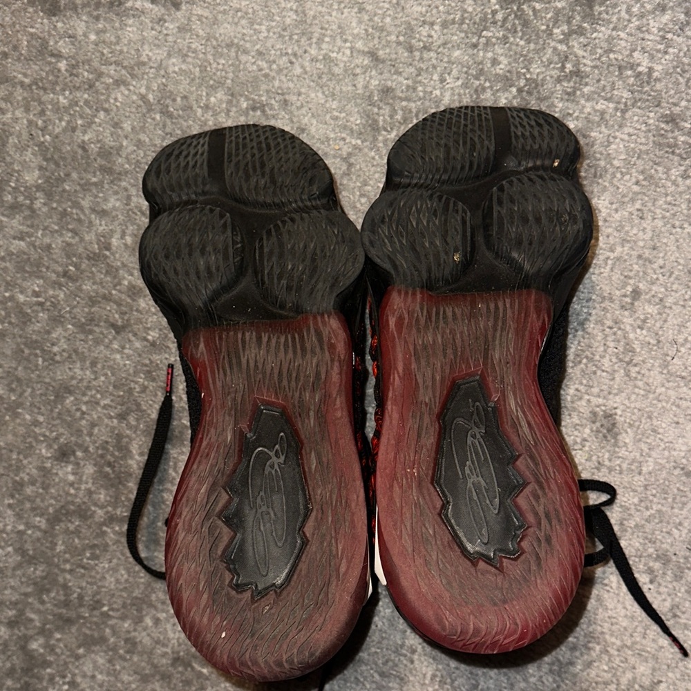 LEBRON 17 “INFRARED VI” - Picture 8 of 8